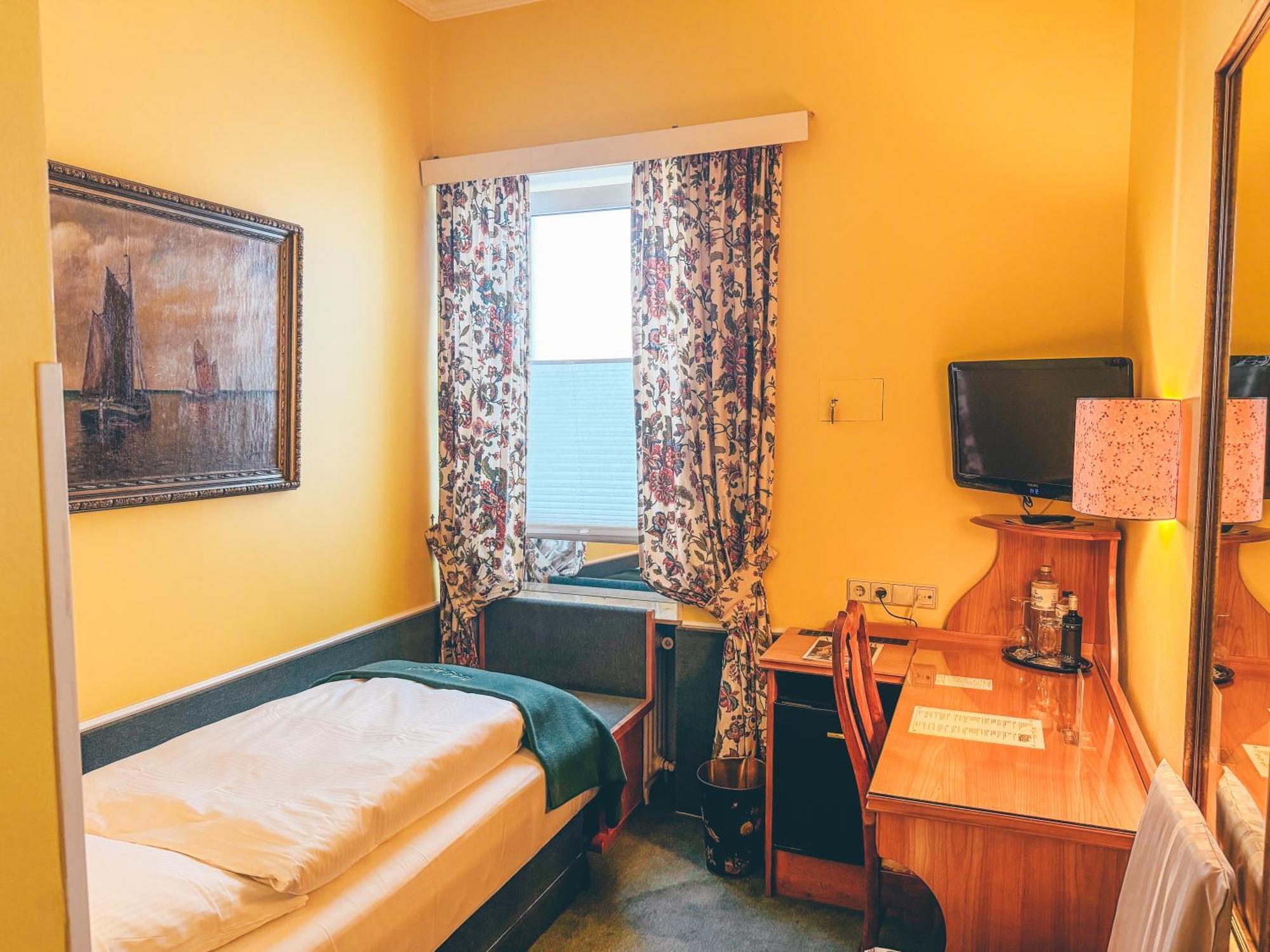 Hotel Mittelweg Хамбург Стая снимка