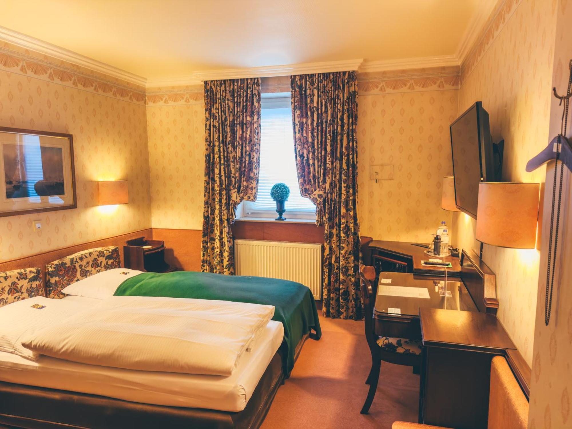 Hotel Mittelweg Хамбург Стая снимка