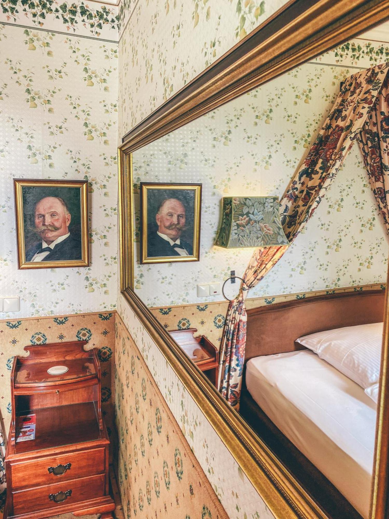 Hotel Mittelweg Хамбург Стая снимка